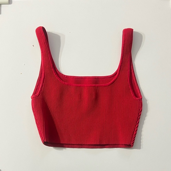 Babaton Red Ribbed Crop Top - Picture 2 of 3